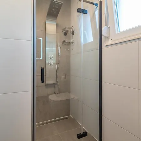 Vila Vitis Kastel Novi